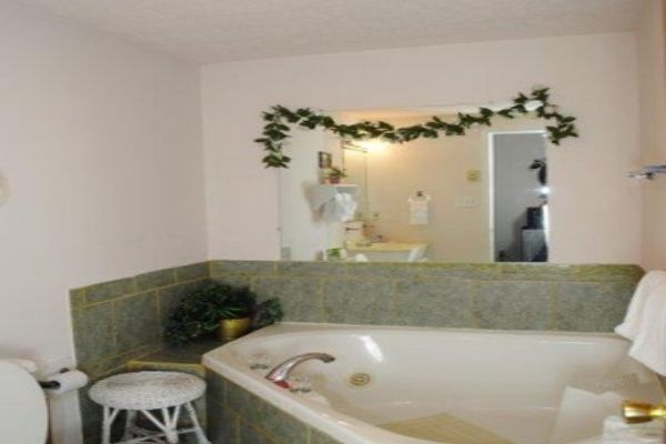 Cardinal Inn (Luray)